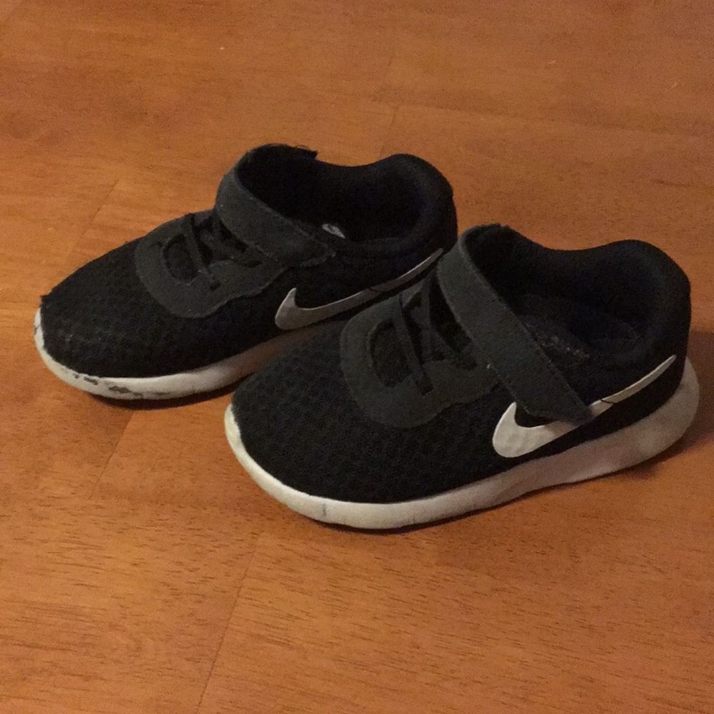 Toddler boy nike 8C shoes